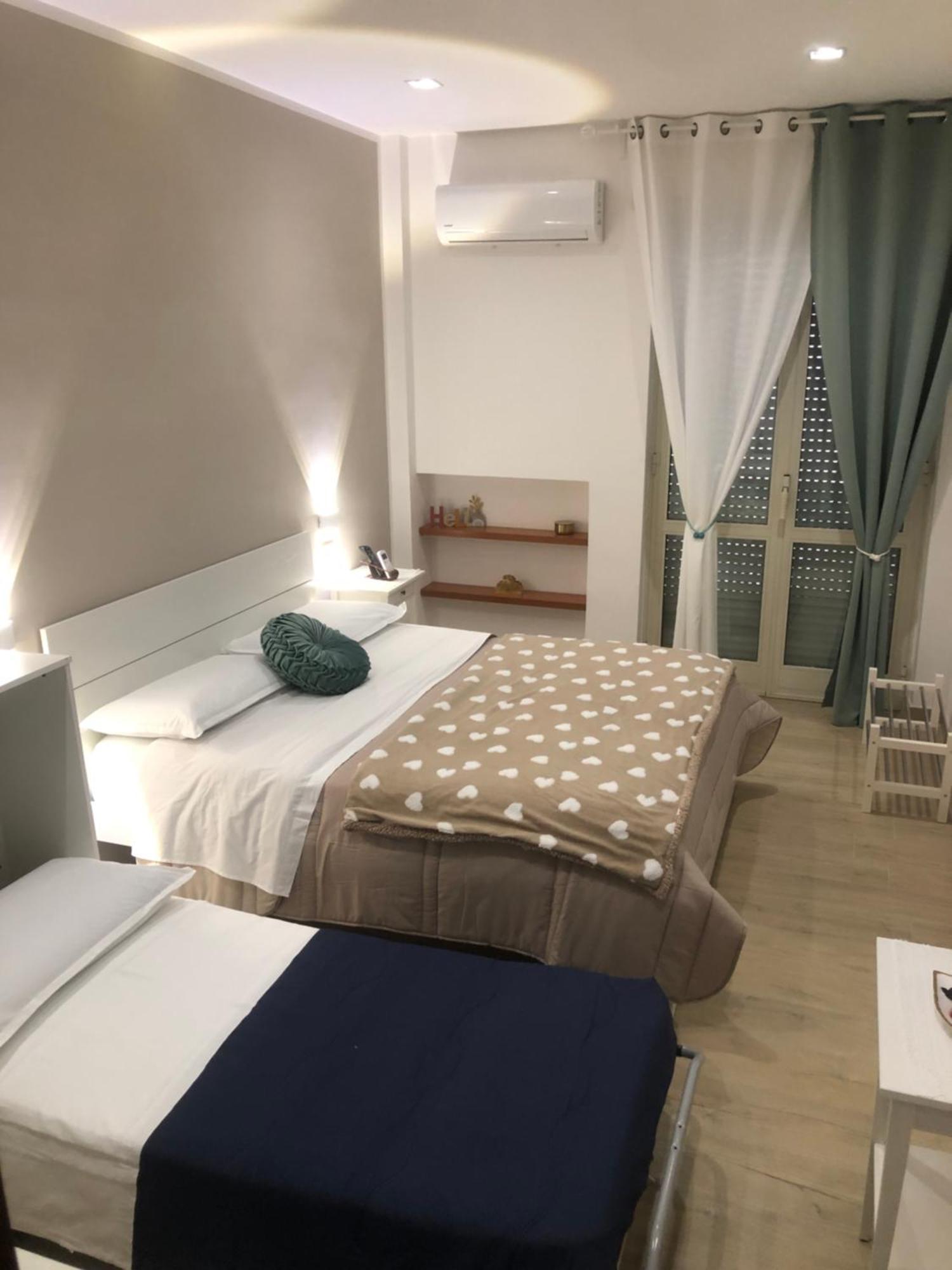 נאפולי B&B Civico 22 Silvestre מראה חיצוני תמונה